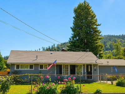 200 Redwood Rd Klamath, CA 95548