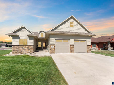 4900 E Cattail Dr Sioux Falls, SD 57110