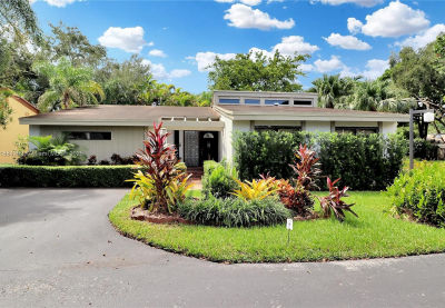 9220 SW 78th Ct Miami, FL 33156