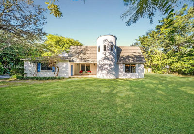 10900 SW 90th Ave Miami, FL 33176