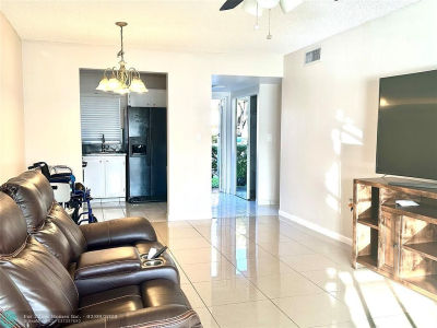 8950 Sunrise Lakes Blvd APT 105 Sunrise, FL 33322