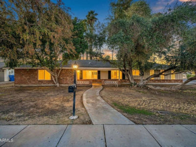 641 W Linger Ln Phoenix, AZ 85021