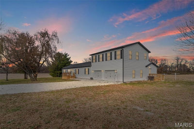 367 NW 175th Ave Carrollton, IL 62016