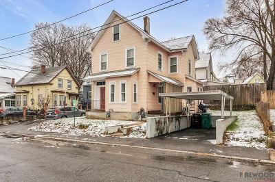 15 Barclay St Lowell, MA 01851