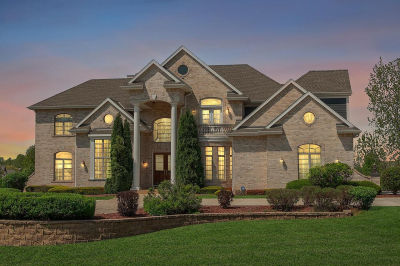 18290 Prairie Falcon Ln Brookfield, WI 53045