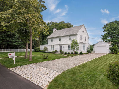 8 Lieutenant River Ln Old Lyme, CT 06371