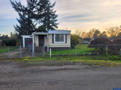 403 Rosedell Ave Amity, OR 97101