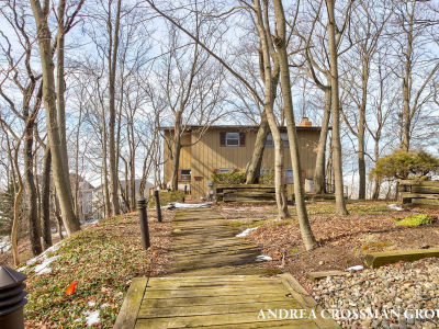 2421 Crescent Walk Macatawa, MI 49434