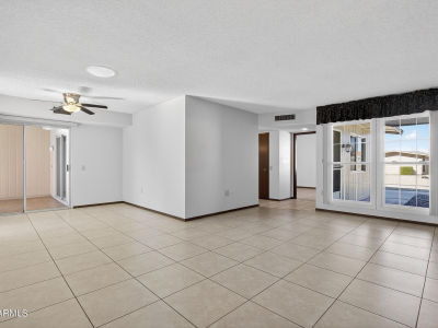 17211 N Pinion Ln Sun City, AZ 85373