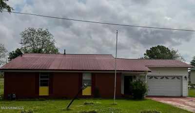 13 2nd St Cleveland, MS 38732