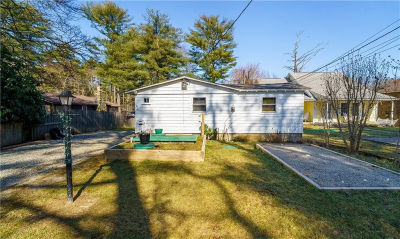 46 Robinwood Dr Scituate, RI 02831