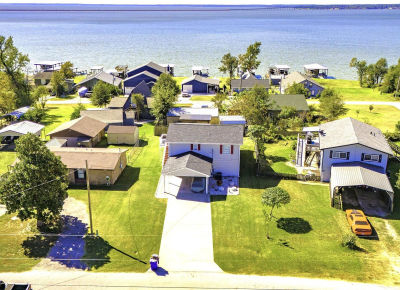 400 Shorthorn Dr Onalaska, TX 77360