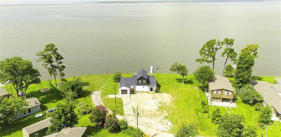 810 W Cattle Dr Onalaska, TX 77360