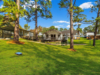 217 Brown Ave Onalaska, TX 77360