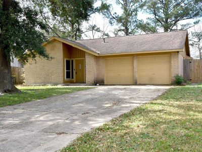 5705 Woodville Ln Pearland, TX 77584