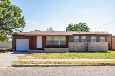 1111 W Apache Dr McCamey, TX 79752