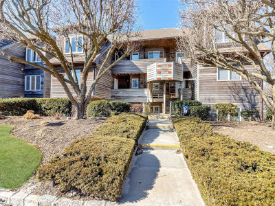 104 Fox Hill Dr Baiting Hollow, NY 11933