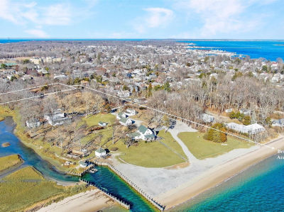 1080 9th St Greenport, NY 11944