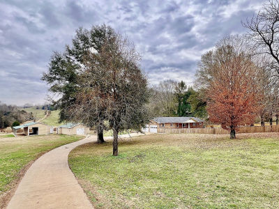 1595 Hurricane Creek Rd Lawrenceburg, TN 38464