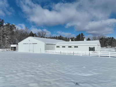 7285 N Five Mile Rd Hope, MI 48628