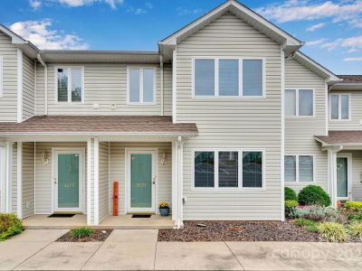 3275 White Oak Ct Claremont, NC 28610