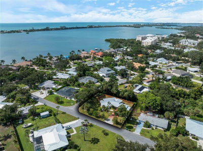 32 Bay Ave Osprey, FL 34229