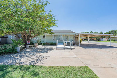 411 W 1st St Stanton, TX 79782