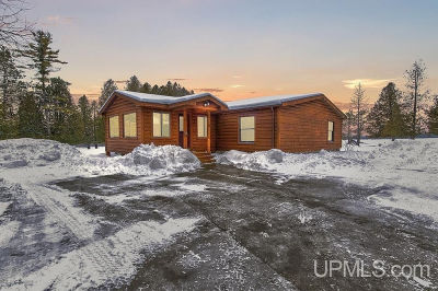 10291 22nd Rd Rapid River, MI 49878