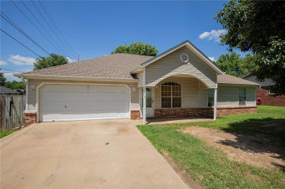 215 N Broyles St Farmington, AR 72730