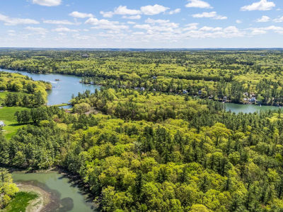 27 Howards Point Ln Brunswick, ME 04011