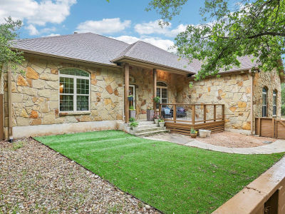 267 Corral Rd Smithville, TX 78957