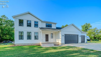 1990 E Lockwood Rd Port Clinton, OH 43452