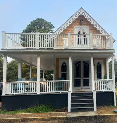 9 Brunswick Ave Oak Bluffs, MA 02557