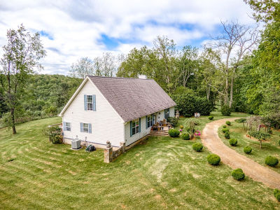 626 Ivy Dr NE Floyd, VA 24091