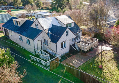 90730 Travis Ln Coos Bay, OR 97420