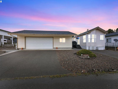 7 Pond Ln Lakeside, OR 97449