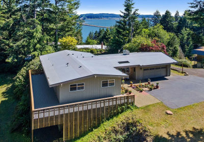 67315 Fern Ln North Bend, OR 97459