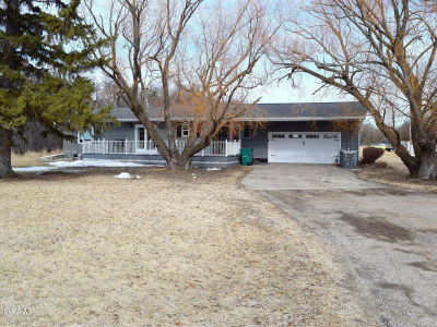 518 Fair Ave Devils Lake, ND 58301