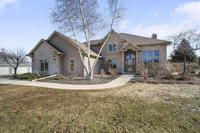 3219 Old Hickory Pl West Bend, WI 53095