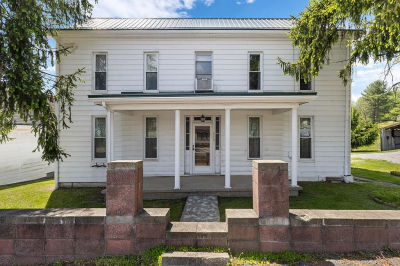 8067 Waynesburg Pike Rd Cameron, WV 26033