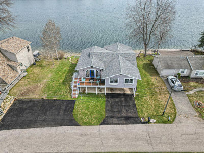 7896 Bay Mdw Stanwood, MI 49346