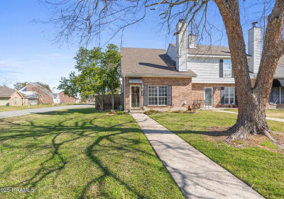 901 Carriage Light Loop Youngsville, LA 70592