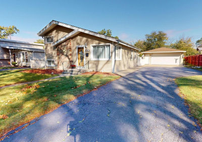 700 W Pleasant St Villa Park, IL 60181