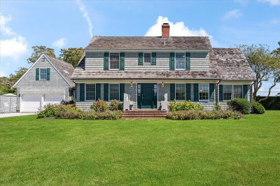 2 Strongs Ln Water Mill, NY 11976