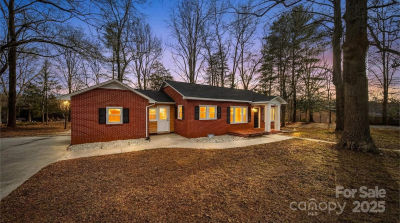 2048 Quiet Ln Hickory, NC 28602