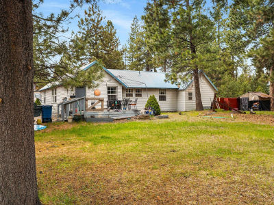 51865 Pine Loop Dr La Pine, OR 97739