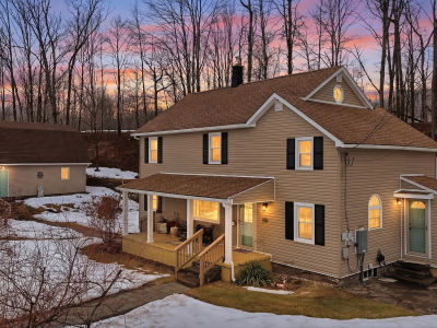 421 Shehawken Rd Preston Park, PA 18455