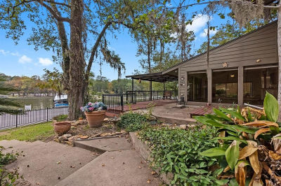 40 Harbour Ln Coldspring, TX 77331