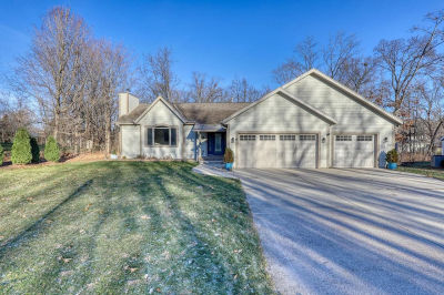 S77W19942 Holly Patch Ct Muskego, WI 53150