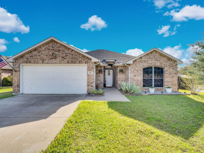 702 Green Acres Ln Midlothian, TX 76065